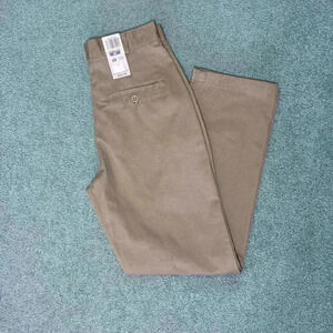 NWT Dockers Women's Khaki Pants‎ Flat Front Relaxed Olive Green Size 6S
